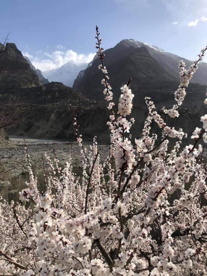 Old Hunza Inn Karimabad  Exterior photo